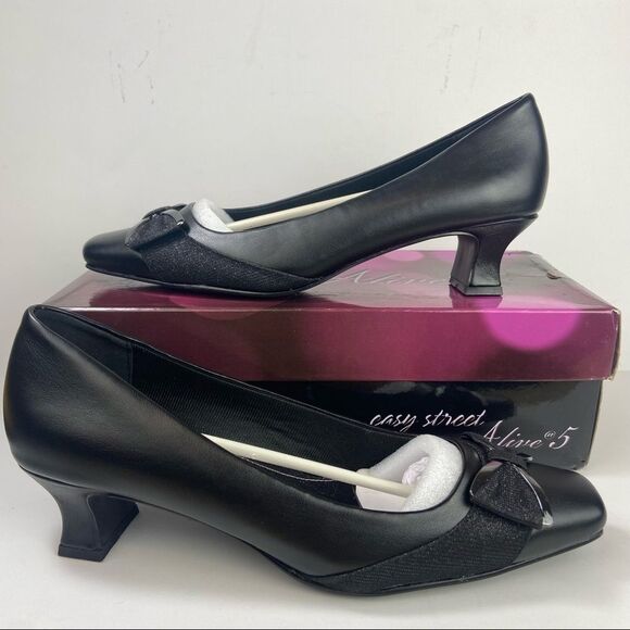 Easy Street • Rejoice Bow Pumps - Picture 4 of 14